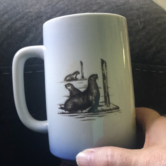 Seal Coffee mug. Blue/gray ombré. 5” high x 3” around approximate. Nice HDweight - Picture 2 of 5